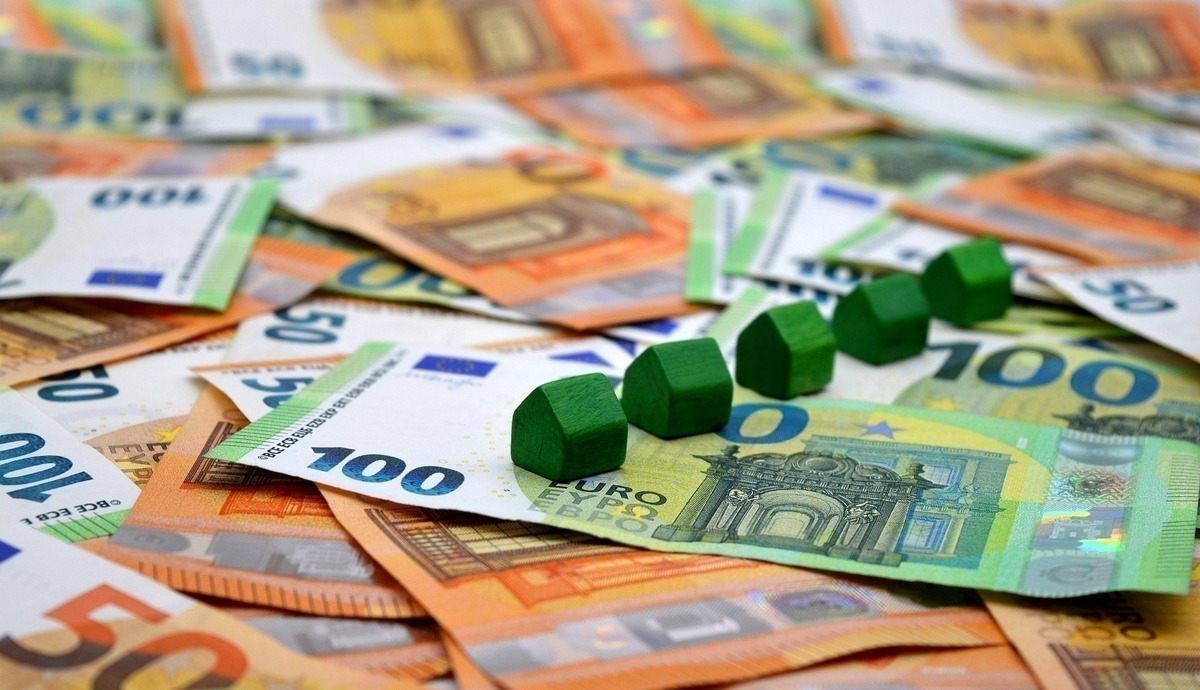 Finanzierung & Förderung in Baden-Baden: KfW-Förderung, Wohnbauförderung im Bundesland, Zinsentwicklung und Bankenvergleich. Alles Wichtige zur Immobilienfinanzierung im Überblick.